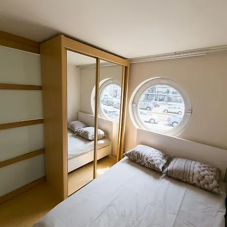 Cozy With Pool Close To The Sea Апартаменты *