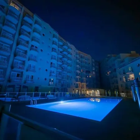 Cozy With Pool Close To The Sea شقة